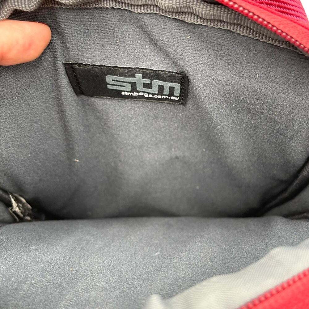 STM AUSTRALIA Laptop/IPad Travel Shoulder Bag padded interior red wine color MED - Picture 6 of 10